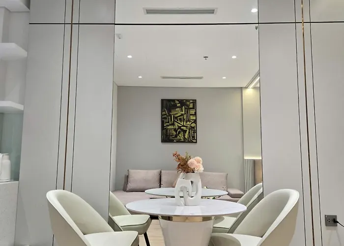 H2415 The Apartment